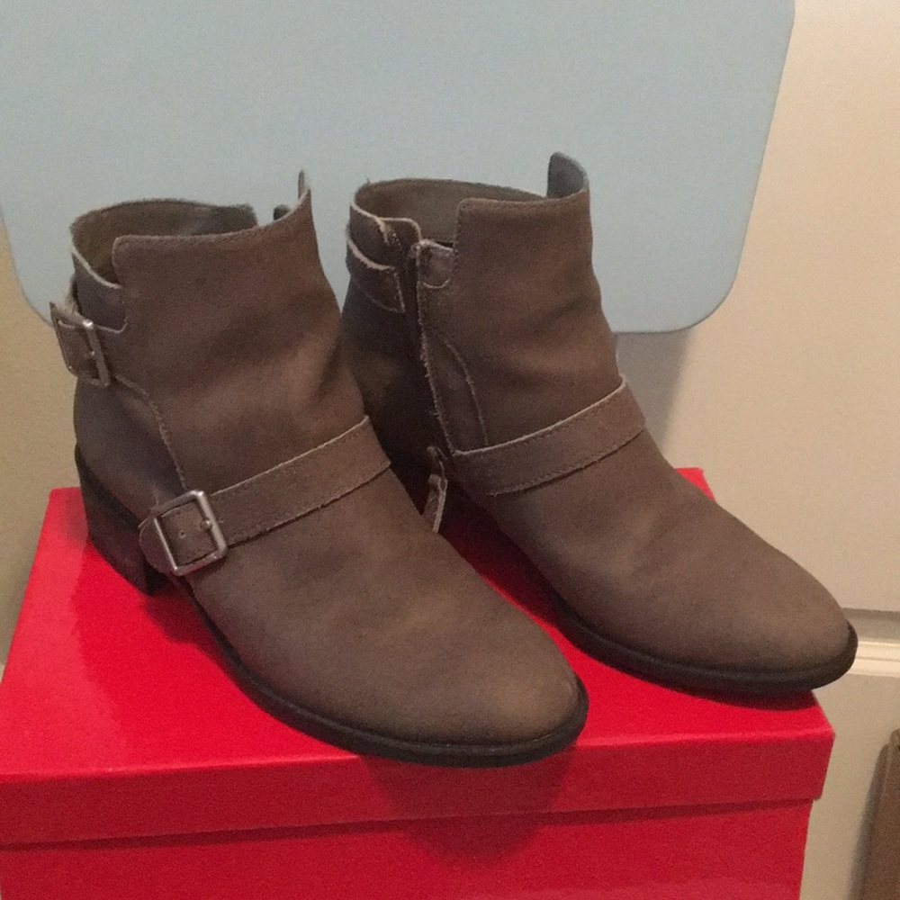 Cole Haan Taupe Ankle Booties Size 7B
